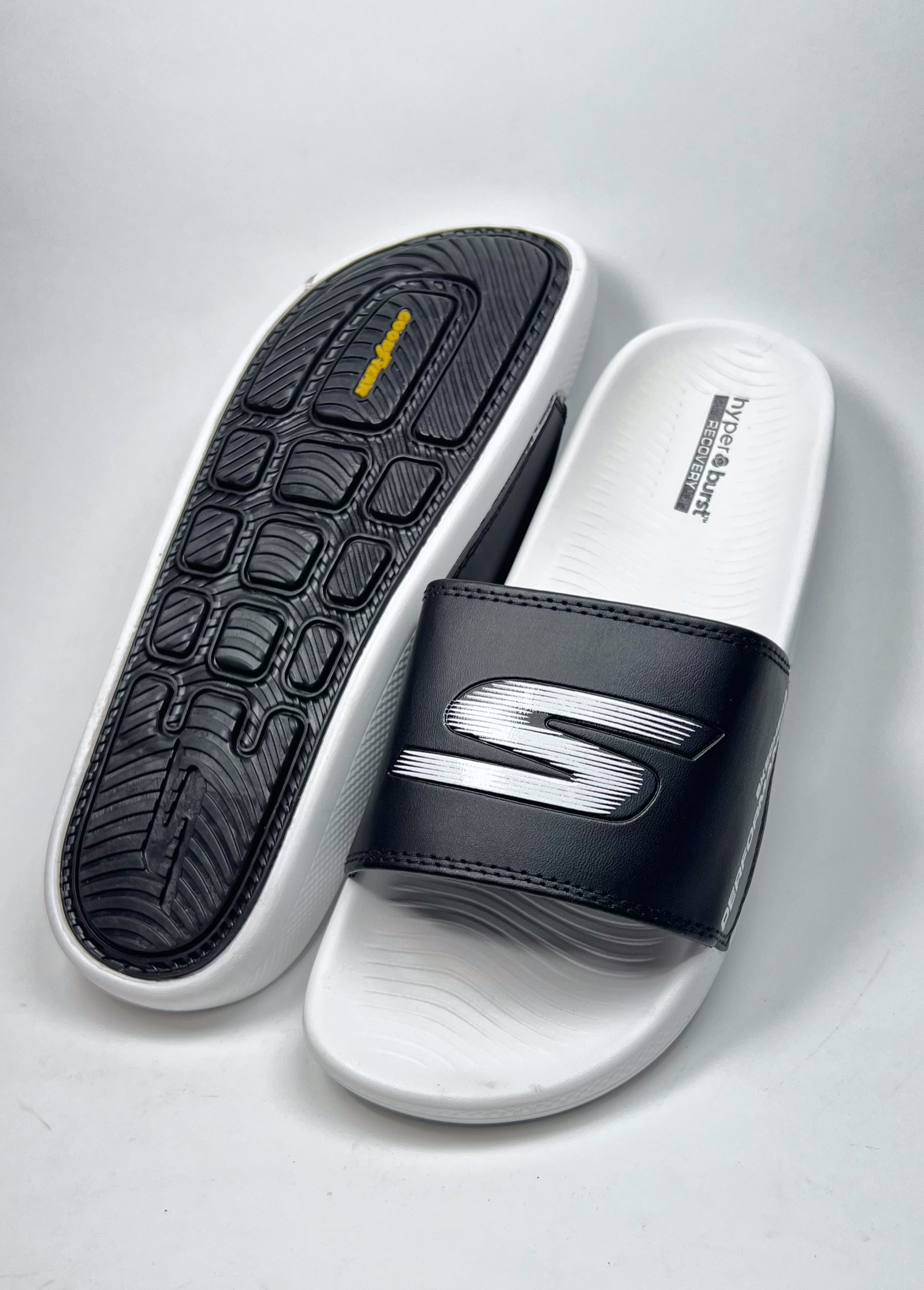 Skechers - White&black