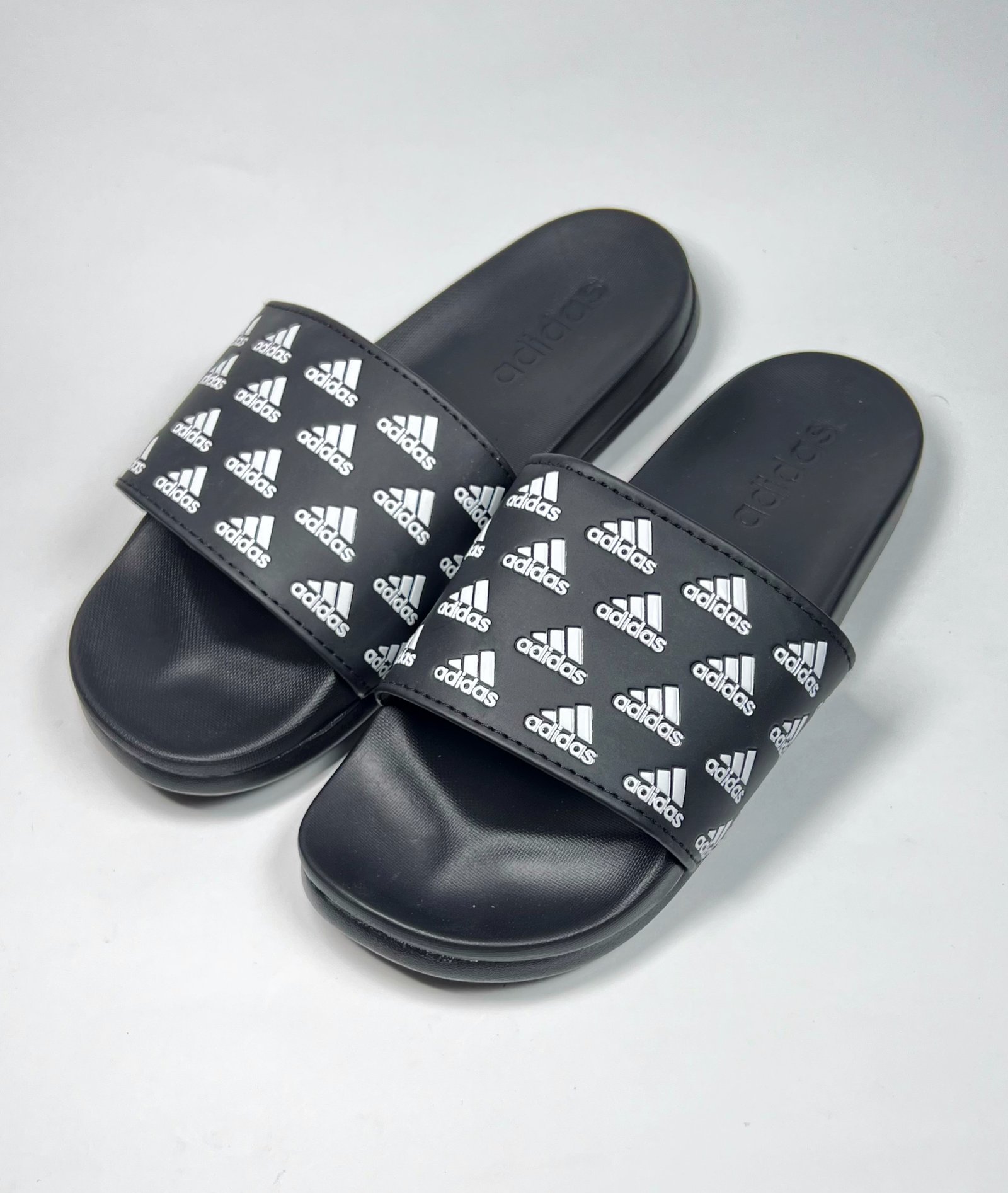 Adidas slippers - Black