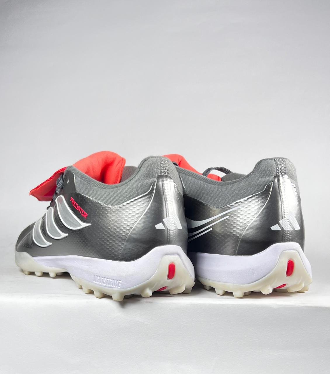 Predator 2026 Tartan - Silver Red